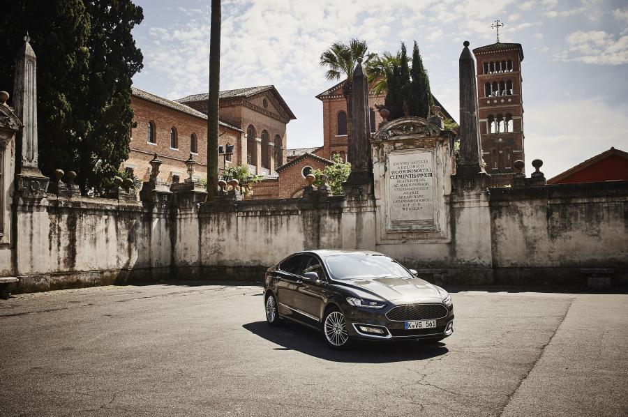  Ford Vignale Mondeo Sedan 2015 года  (фото 11 из 16)